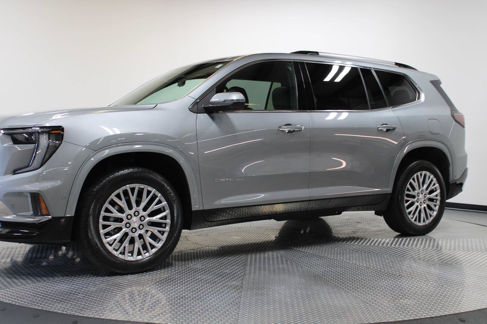 Used 2026 GMC Acadia Denali w/ Super Cruise Package AWD/4WD image 5