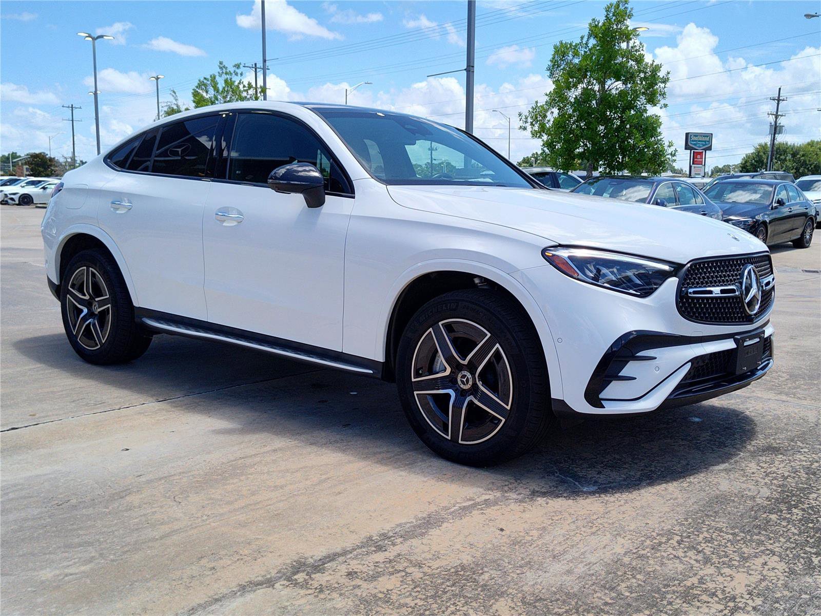 Used 2024 Mercedes-Benz GLC 300 4MATIC image 11