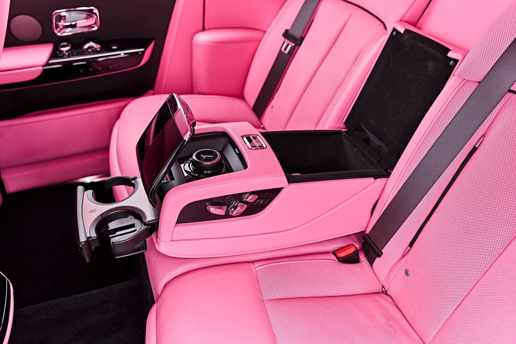 Used 2024 Rolls-Royce Phantom Sedan w/ The Phantom Package RWD image 59