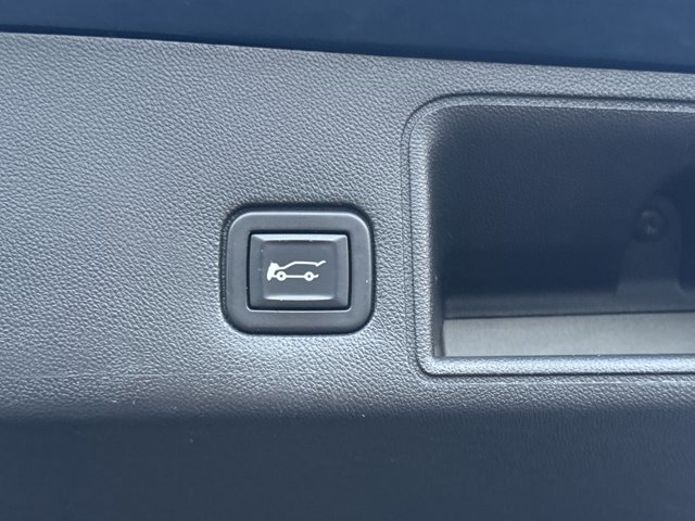 Used 2020 GMC Terrain SLE w/ Driver Convenience Package image 10