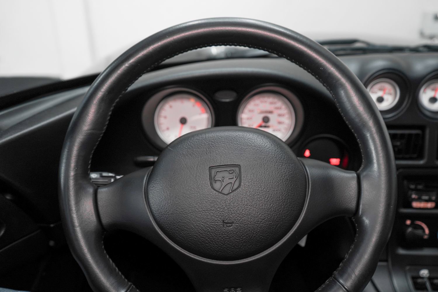 Used 2002 Dodge Viper GTS RWD image 44
