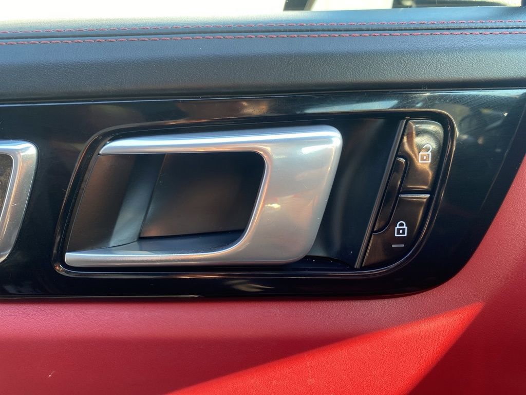 Used 2021 Porsche Cayenne image 30