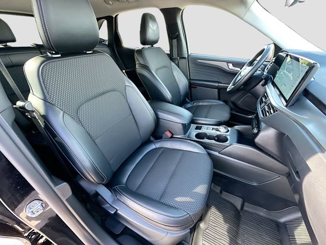 Used 2025 Ford Escape SE image 28