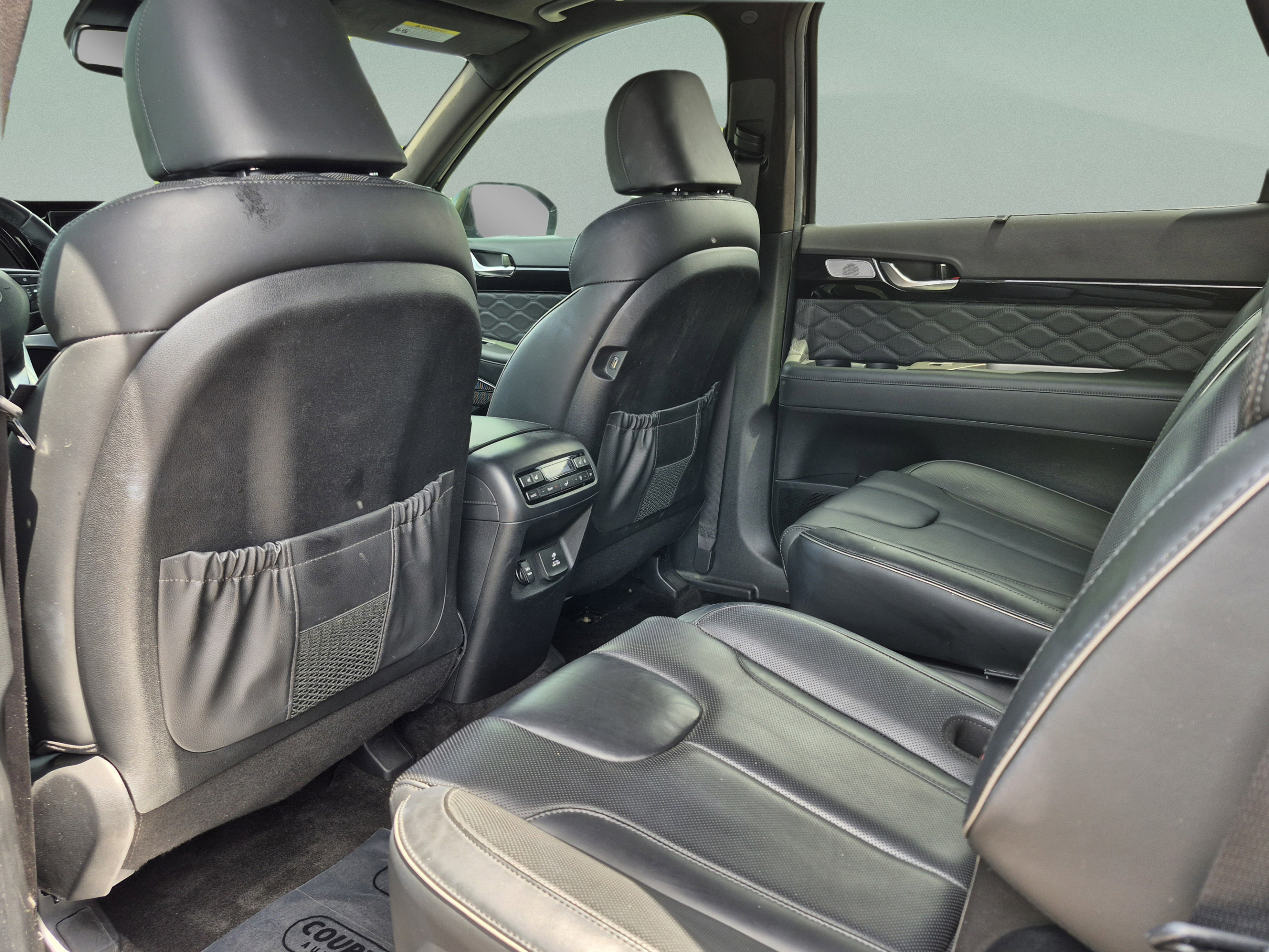 Used 2022 Hyundai Palisade Calligraphy w/ Cargo Package FWD image 17