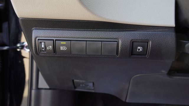 Used 2023 Toyota Corolla LE image 21