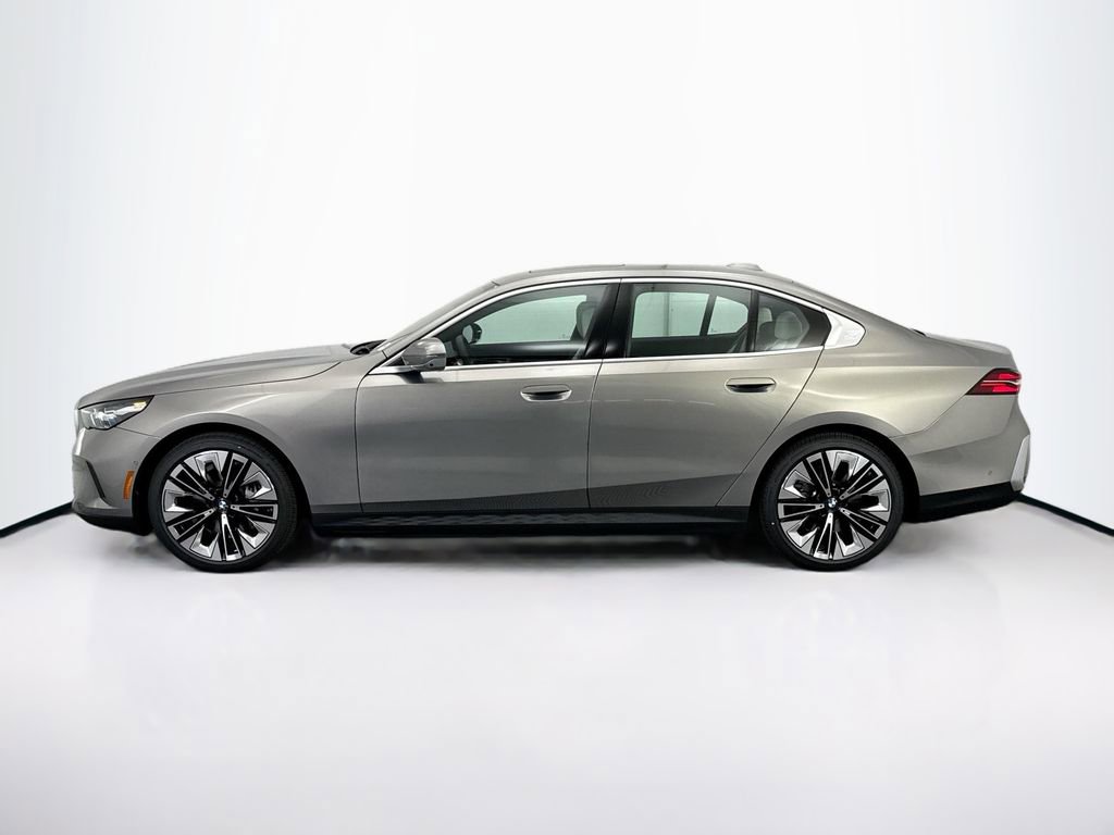 New 2026 BMW i5 eDrive40 w/ Premium Package image 8