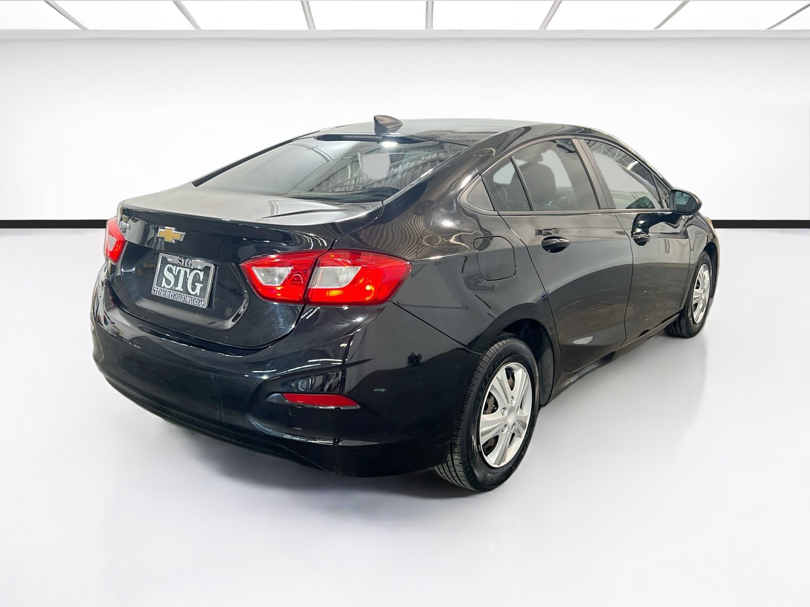 Used 2018 Chevrolet Cruze LS FWD image 4