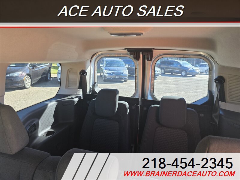 Used 2017 Ford Transit Connect XL FWD image 10