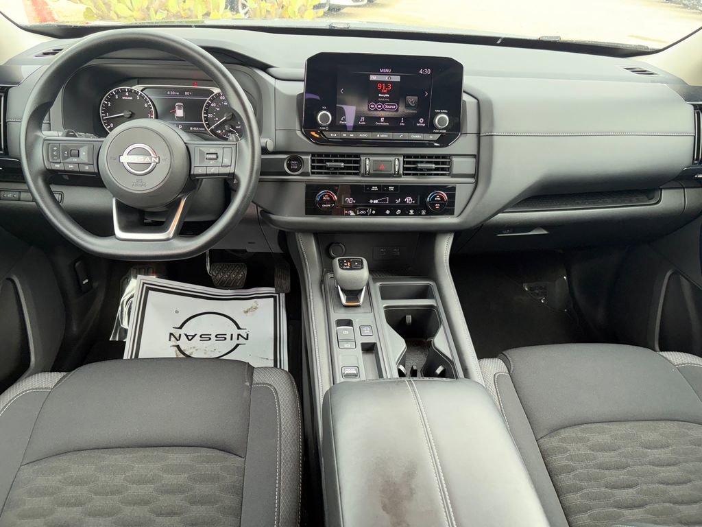 Used 2025 Nissan Pathfinder S image 22