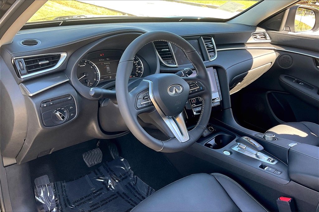 New 2025 INFINITI QX50 Luxe image 6
