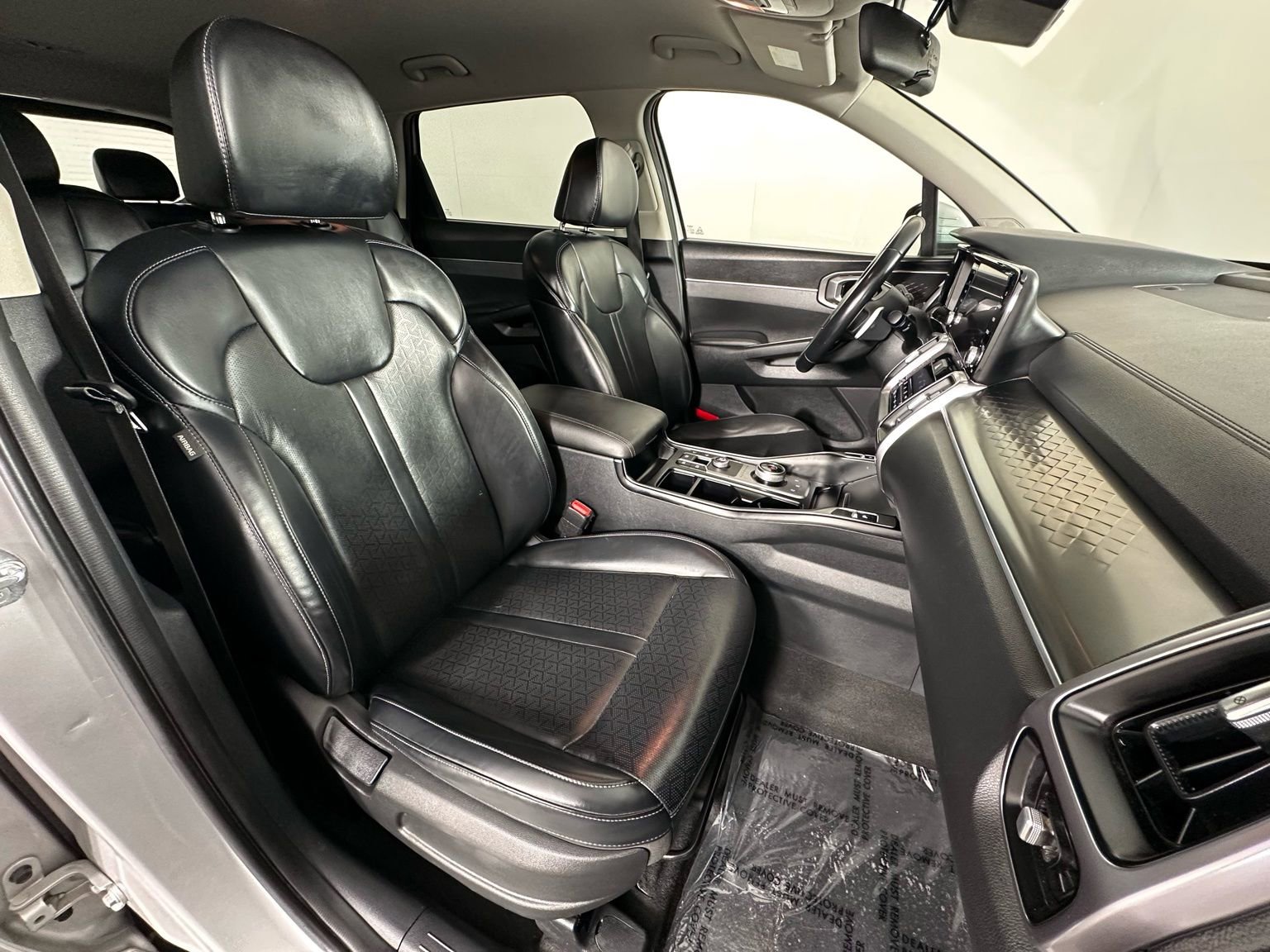 Used 2022 Kia Sorento S FWD image 7