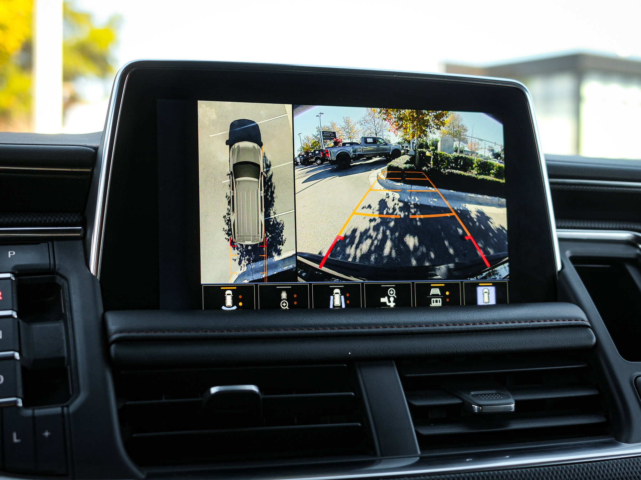 Used 2022 Chevrolet Tahoe RST w/ Luxury Package image 24