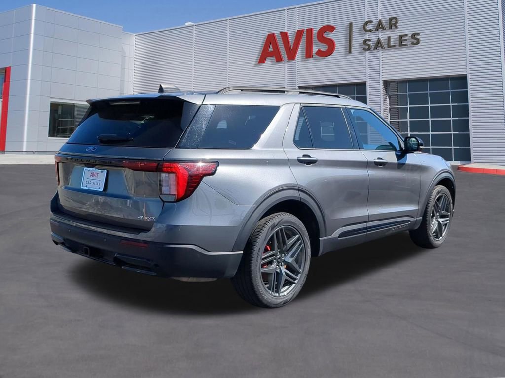 Used 2025 Ford Explorer ST-Line w/ ST-Line Street Pack image 6
