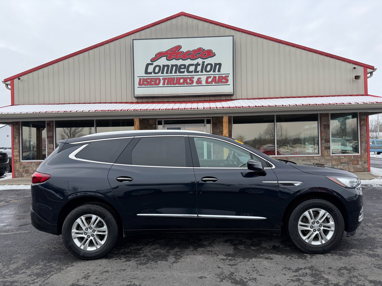 Used 2020 Buick Enclave Essence image 3