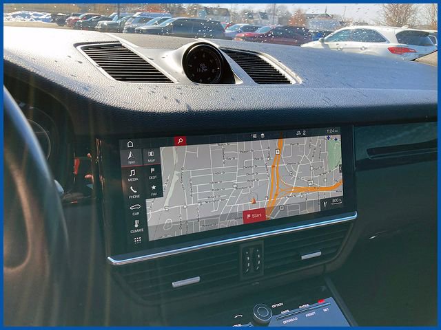 Used 2019 Porsche Cayenne w/ Premium Plus Package image 18