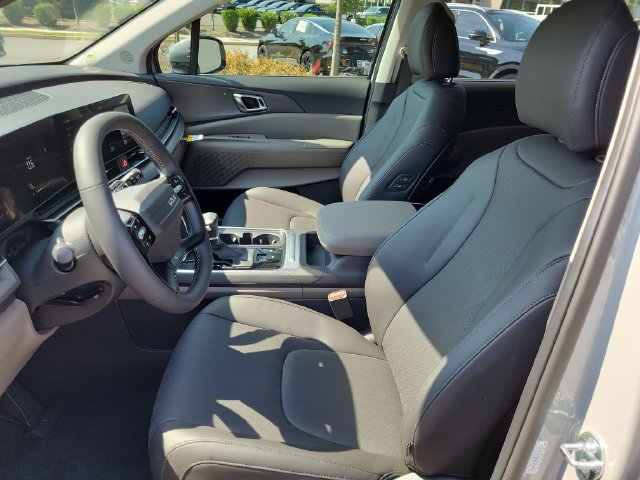 New 2027 Kia Carnival EX FWD image 23
