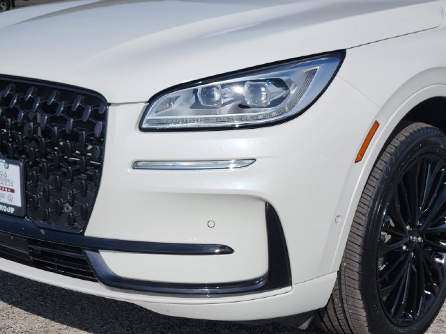 Used 2023 Lincoln Corsair Reserve w/ Equipment Group 202A AWD/4WD image 8