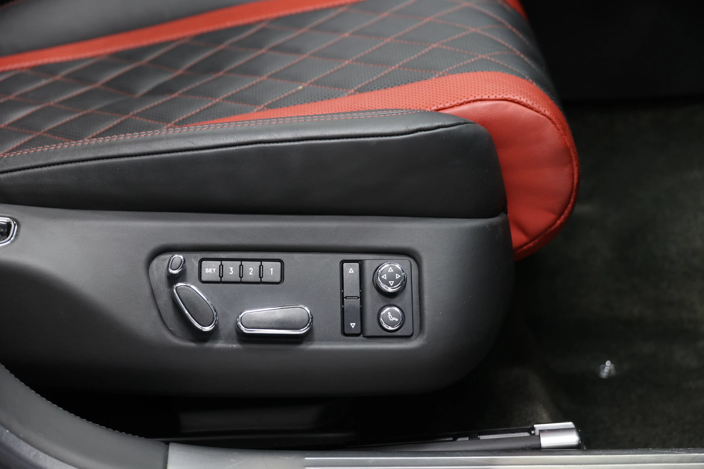 Used 2017 Bentley Flying Spur S W12 AWD/4WD image 90