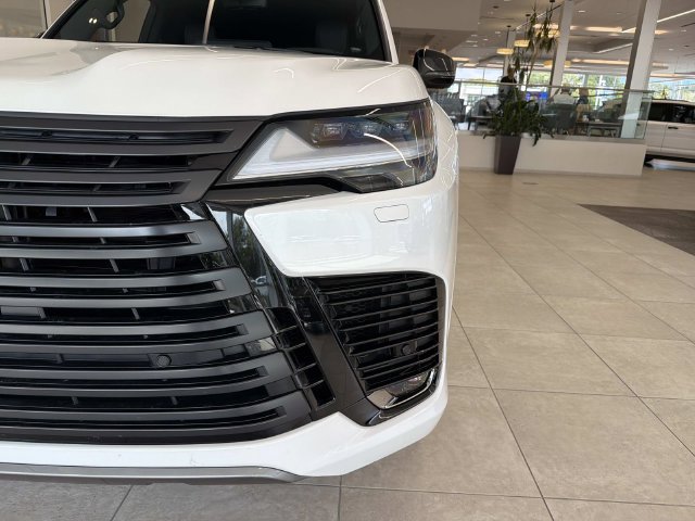 Certified 2026 Lexus LX 700h Luxury w/ Appearance Package AWD/4WD image 8