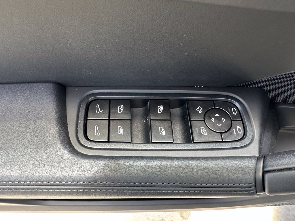 Used 2026 Porsche Cayenne S AWD/4WD image 19