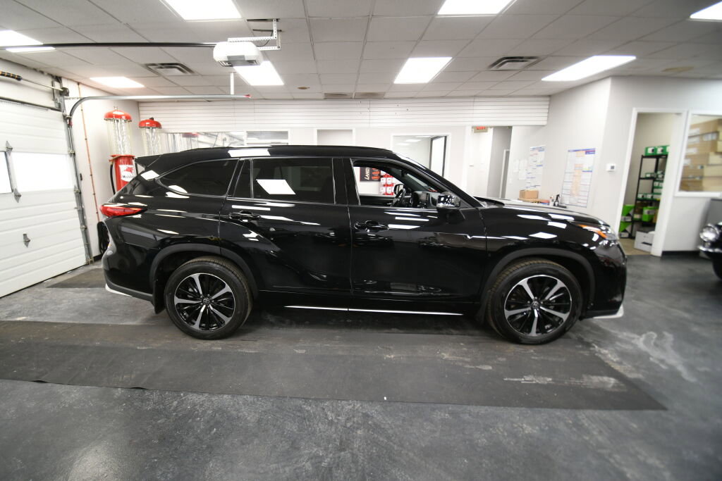 Used 2022 Toyota Highlander XSE image 8
