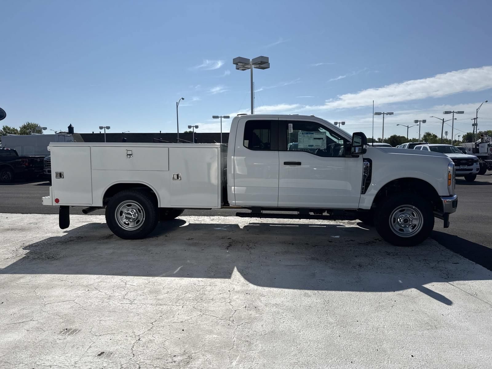 New 2026 Ford F350 XL w/ XL Chrome Package AWD/4WD image 2