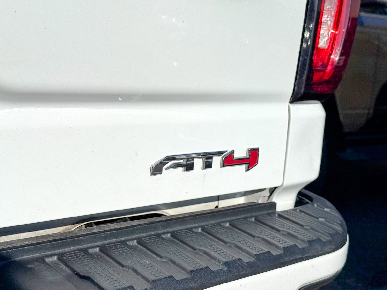 Used 2022 GMC Sierra 1500 AT4 w/ AT4 Premium Package image 15