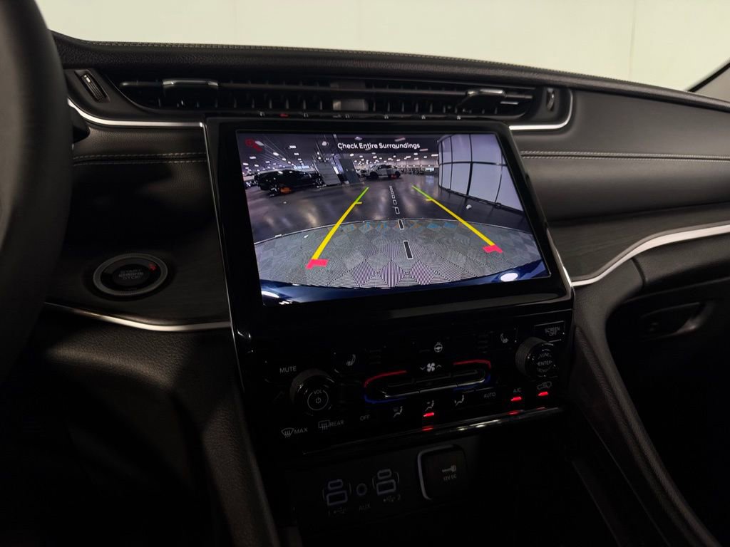 Used 2023 Jeep Grand Cherokee Limited RWD image 21