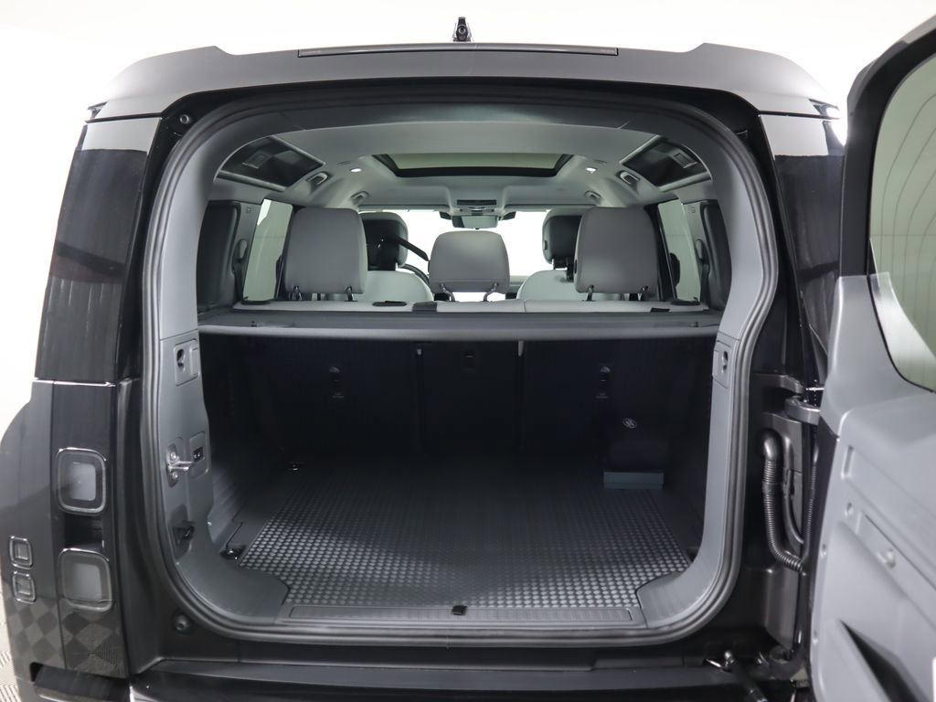 New 2026 Land Rover Defender 110 S image 28