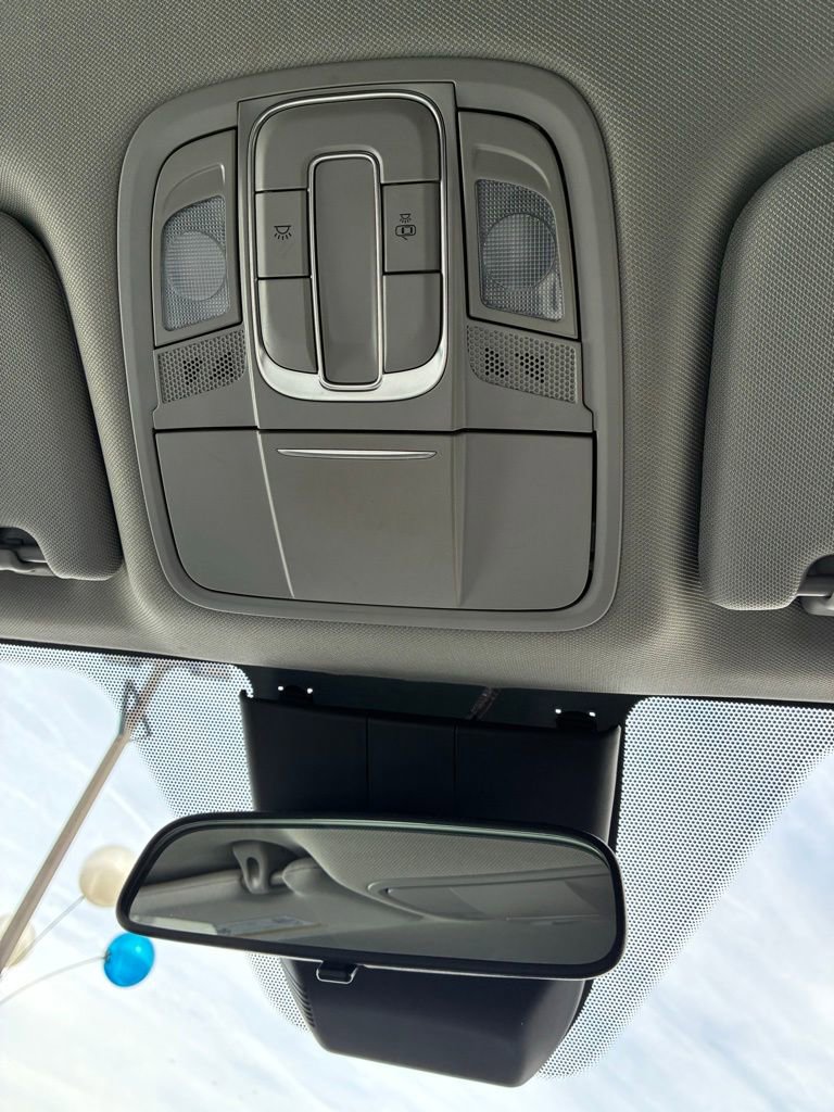 Used 2020 Hyundai Santa Fe SE image 37