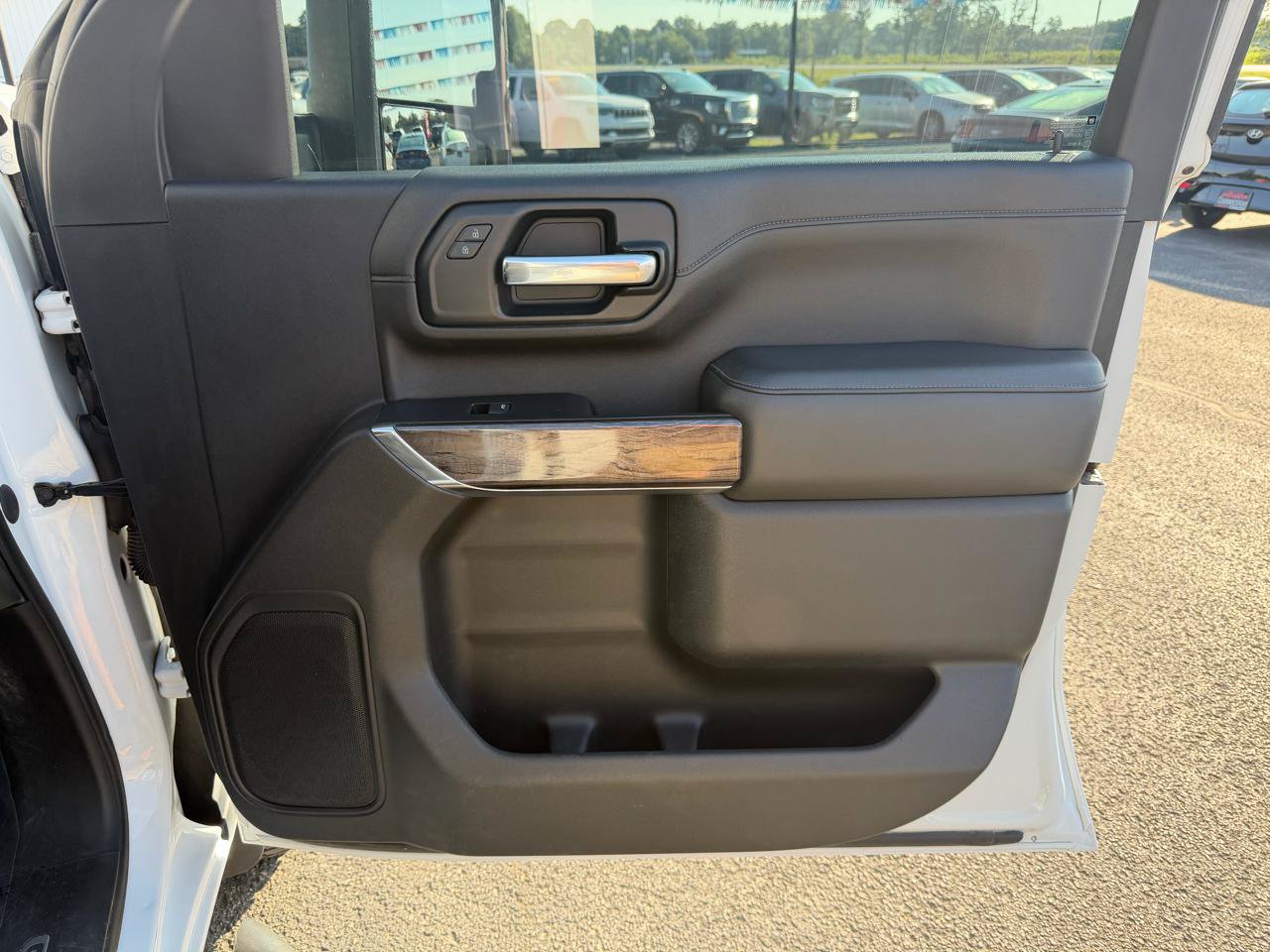 Used 2020 Chevrolet Silverado 2500 LTZ w/ LTZ Texas Edition AWD/4WD image 23