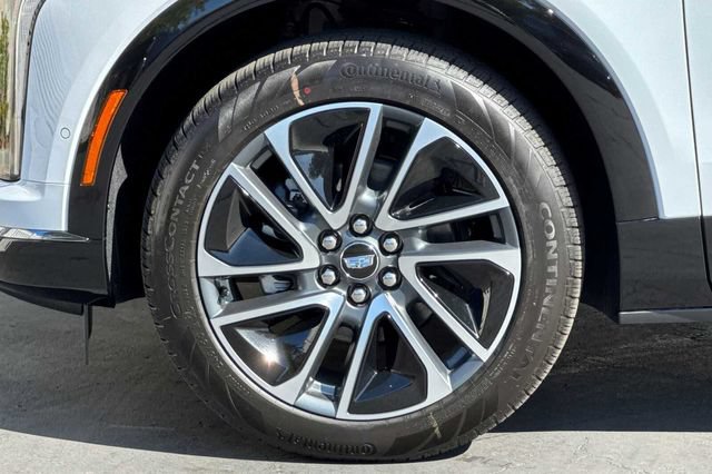 New 2026 Cadillac Optiq Sport 1 w/ LPO, Floor Liner Package AWD/4WD image 25