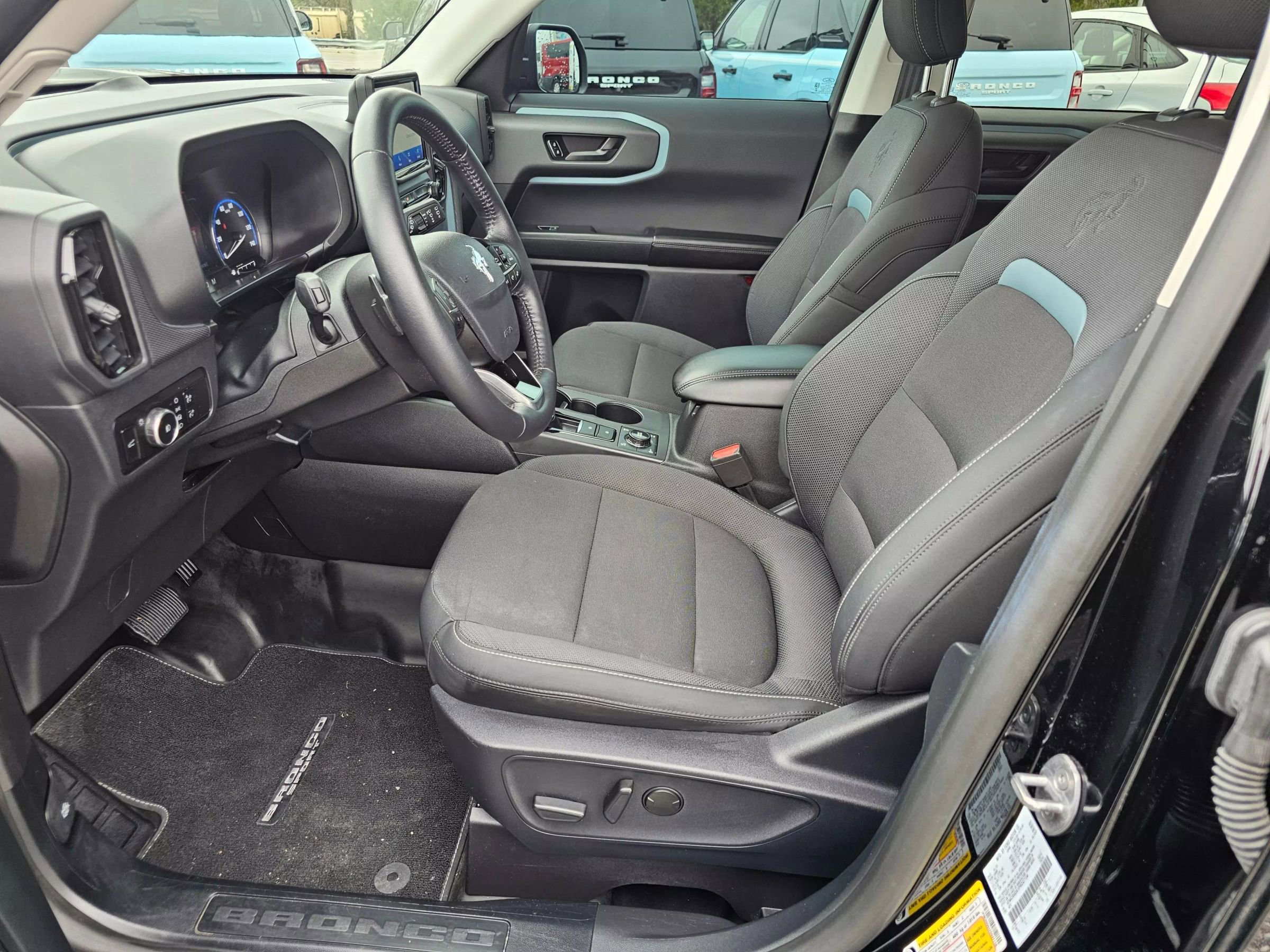 Used 2023 Ford Bronco Sport Badlands image 4