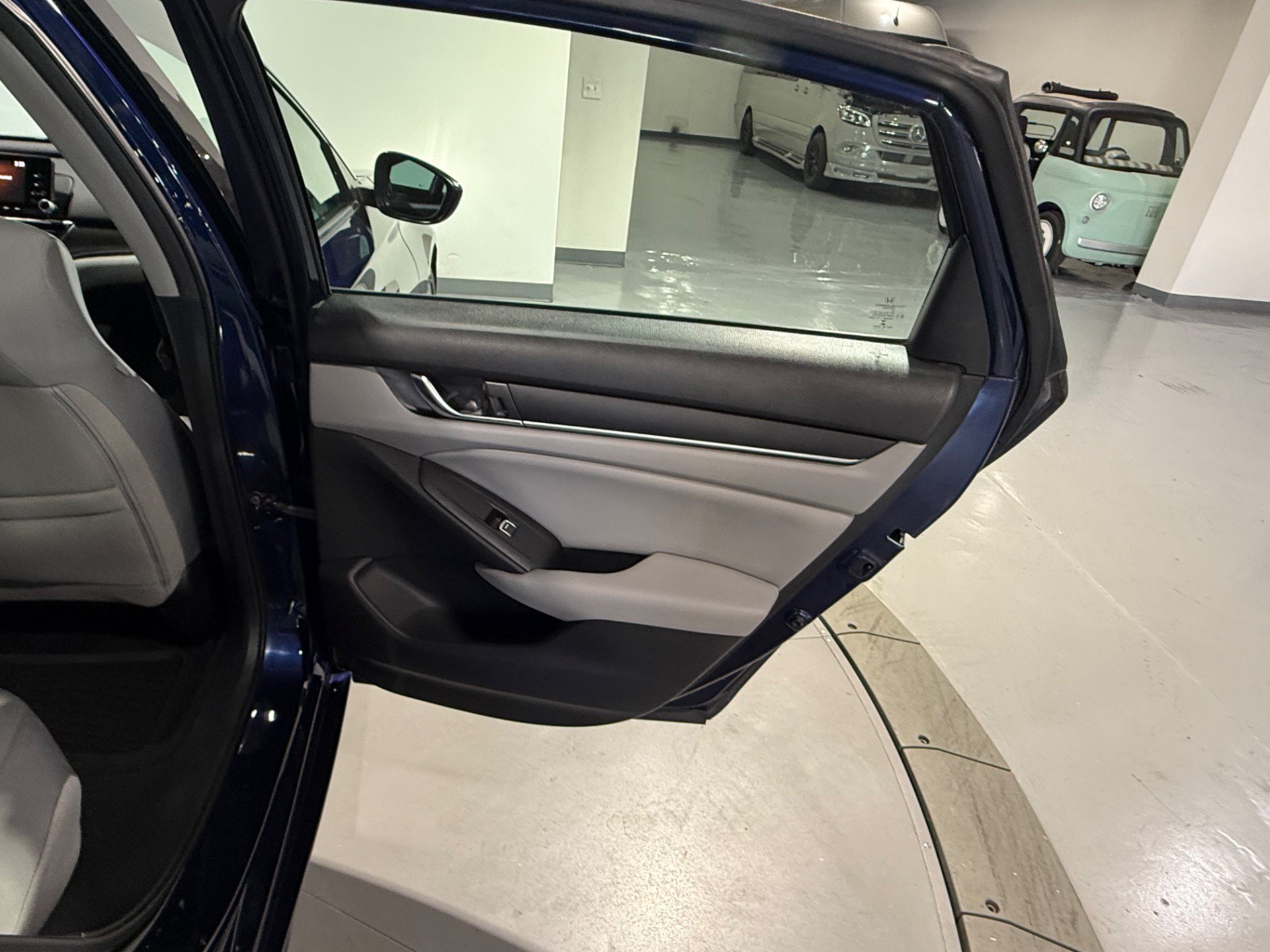 Used 2018 Honda Accord LX image 34