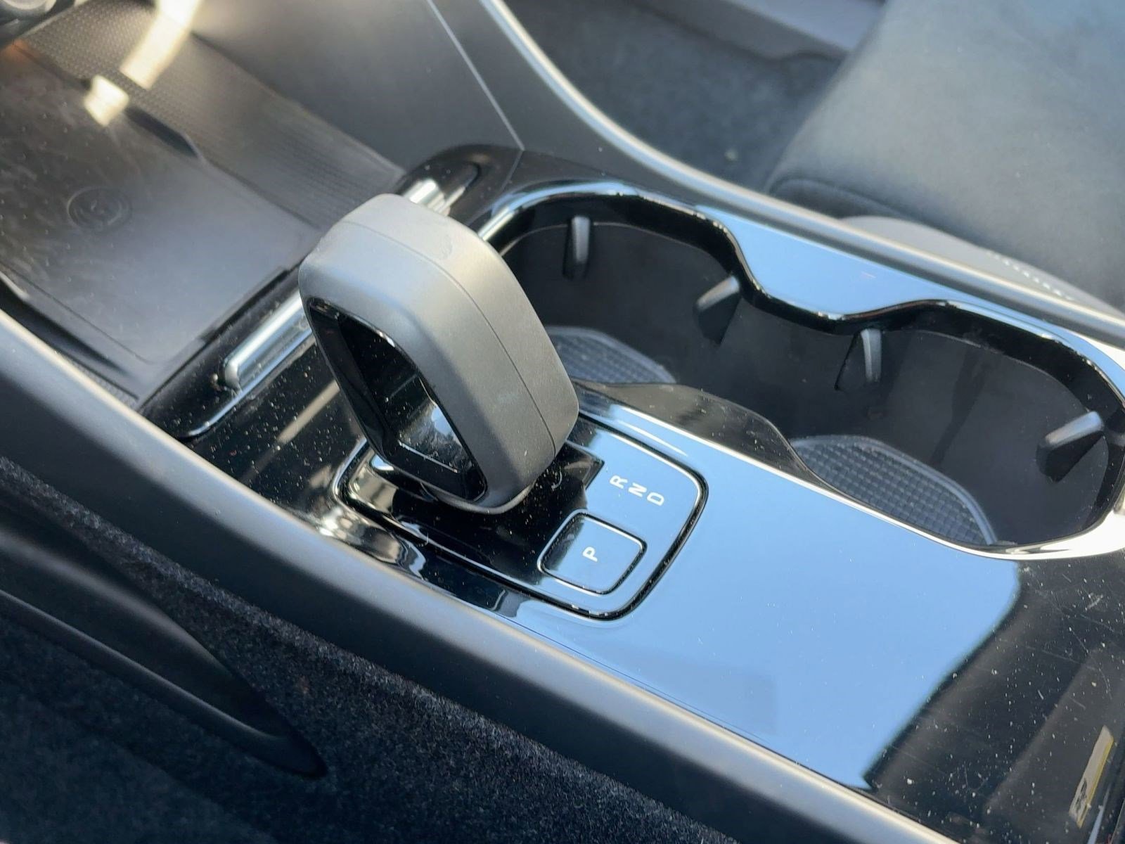 Certified 2023 Volvo XC40 Recharge Ultimate image 18