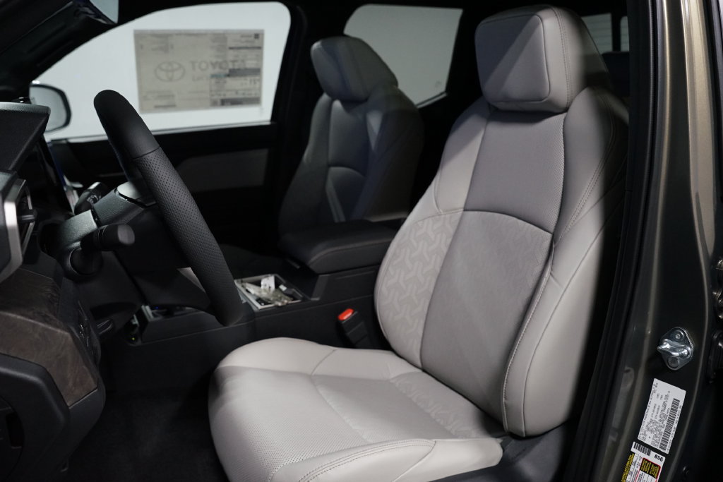 New 2026 Toyota Tacoma Limited AWD/4WD image 32