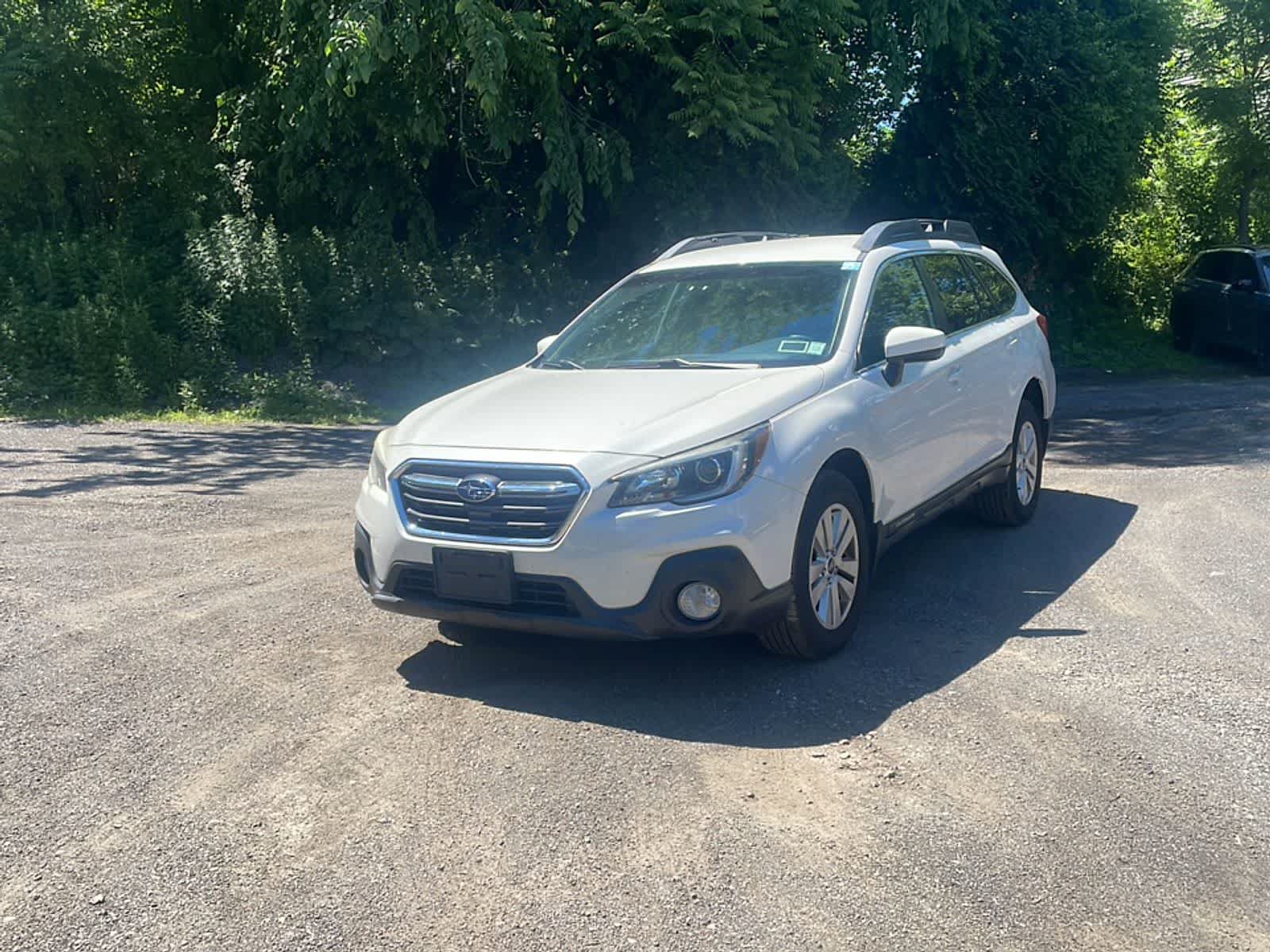 Used 2018 Subaru Outback 2.5i Premium AWD/4WD image 1