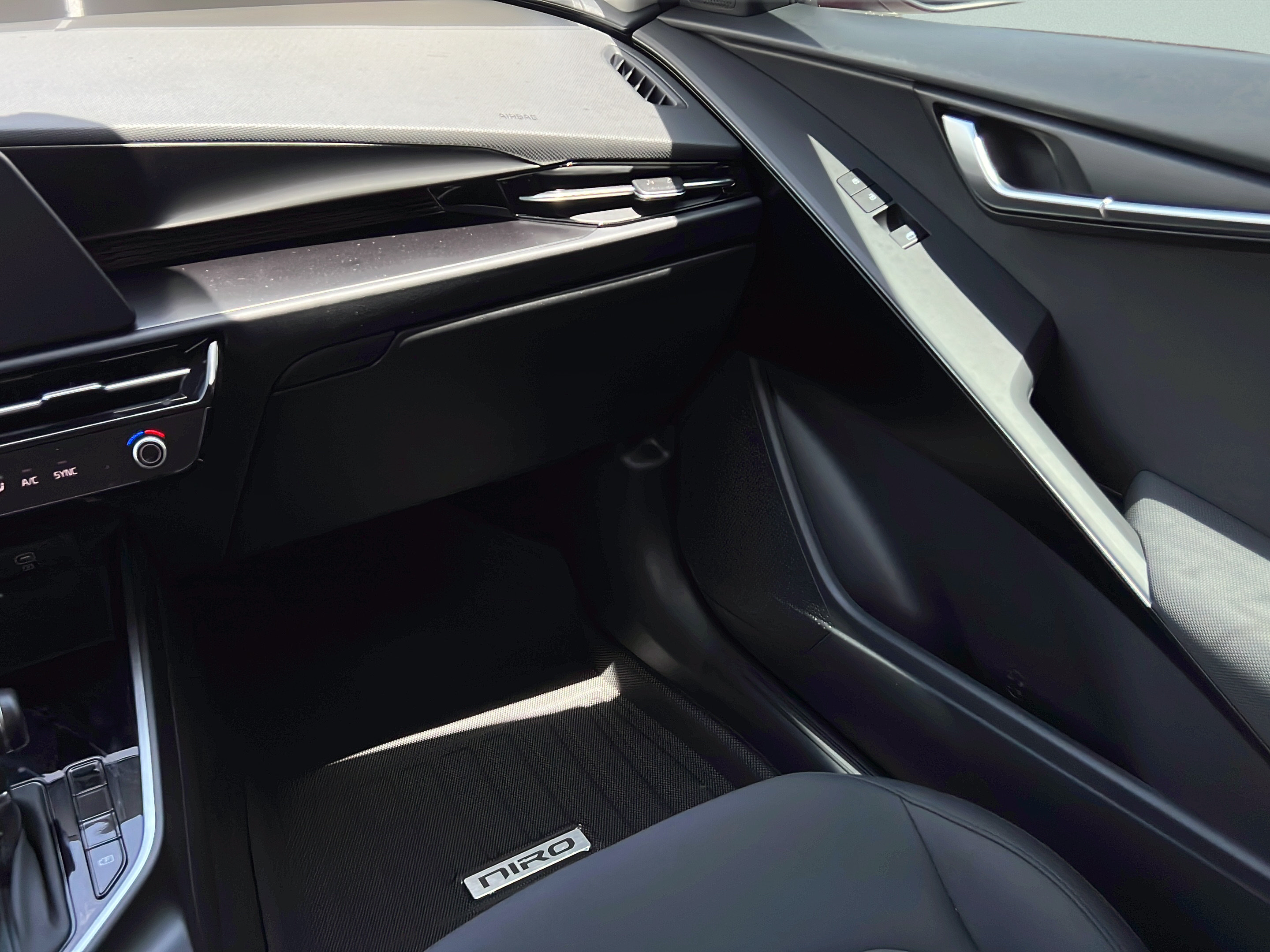 New 2026 Kia Niro LX FWD image 15