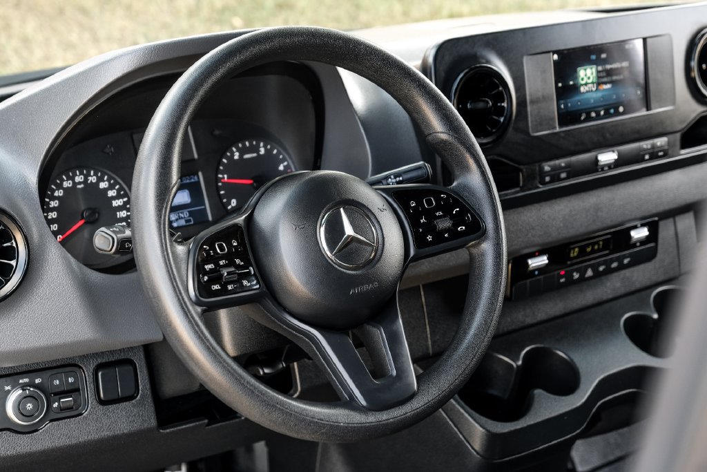 Used 2019 Mercedes-Benz Sprinter 170 w/ Driver Convenience Package image 12