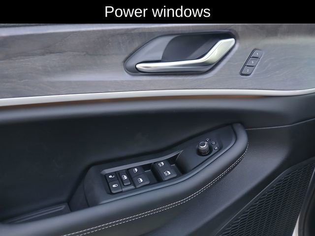 New 2025 Jeep Grand Cherokee Limited image 13