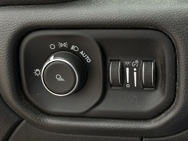 Used 2020 RAM 2500 Tradesman AWD/4WD image 24