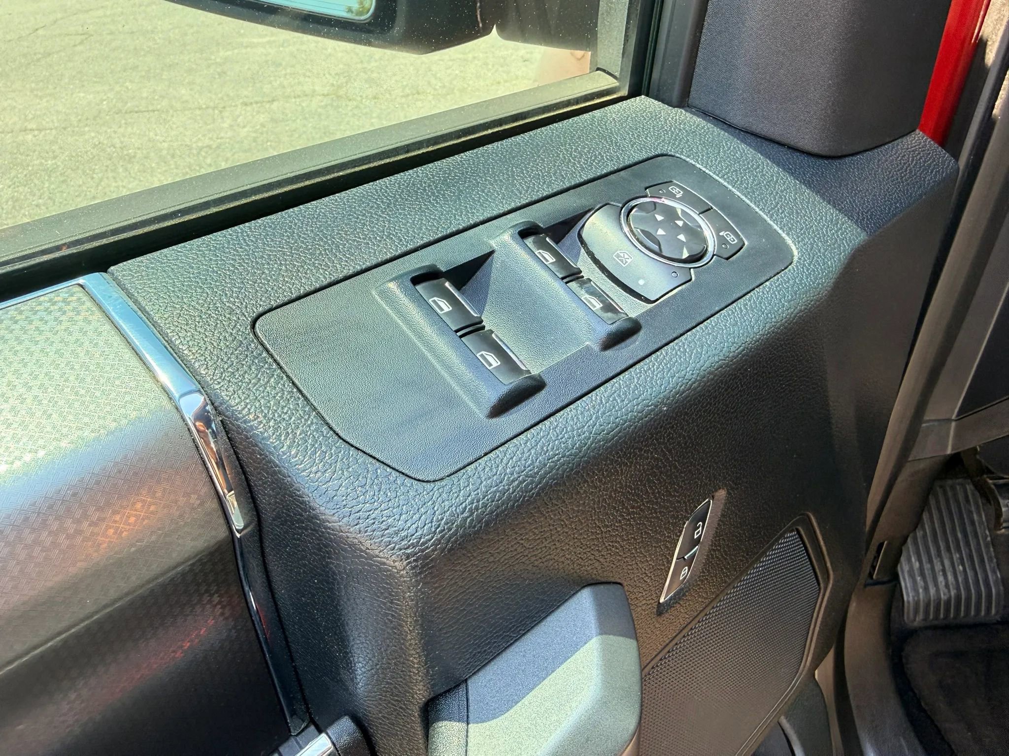 Used 2015 Ford F150 XLT w/ Equipment Group 302A Luxury AWD/4WD image 34
