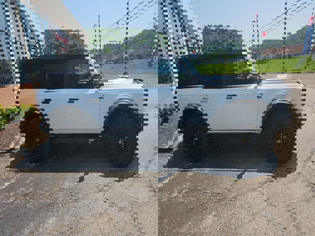 Used 2023 Ford Bronco Wildtrak image 5