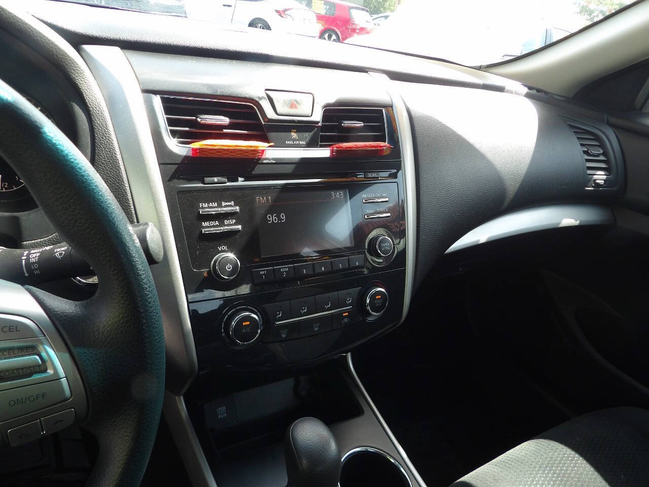 Used 2015 Nissan Altima 2.5 S w/ Special Edition Package FWD image 7