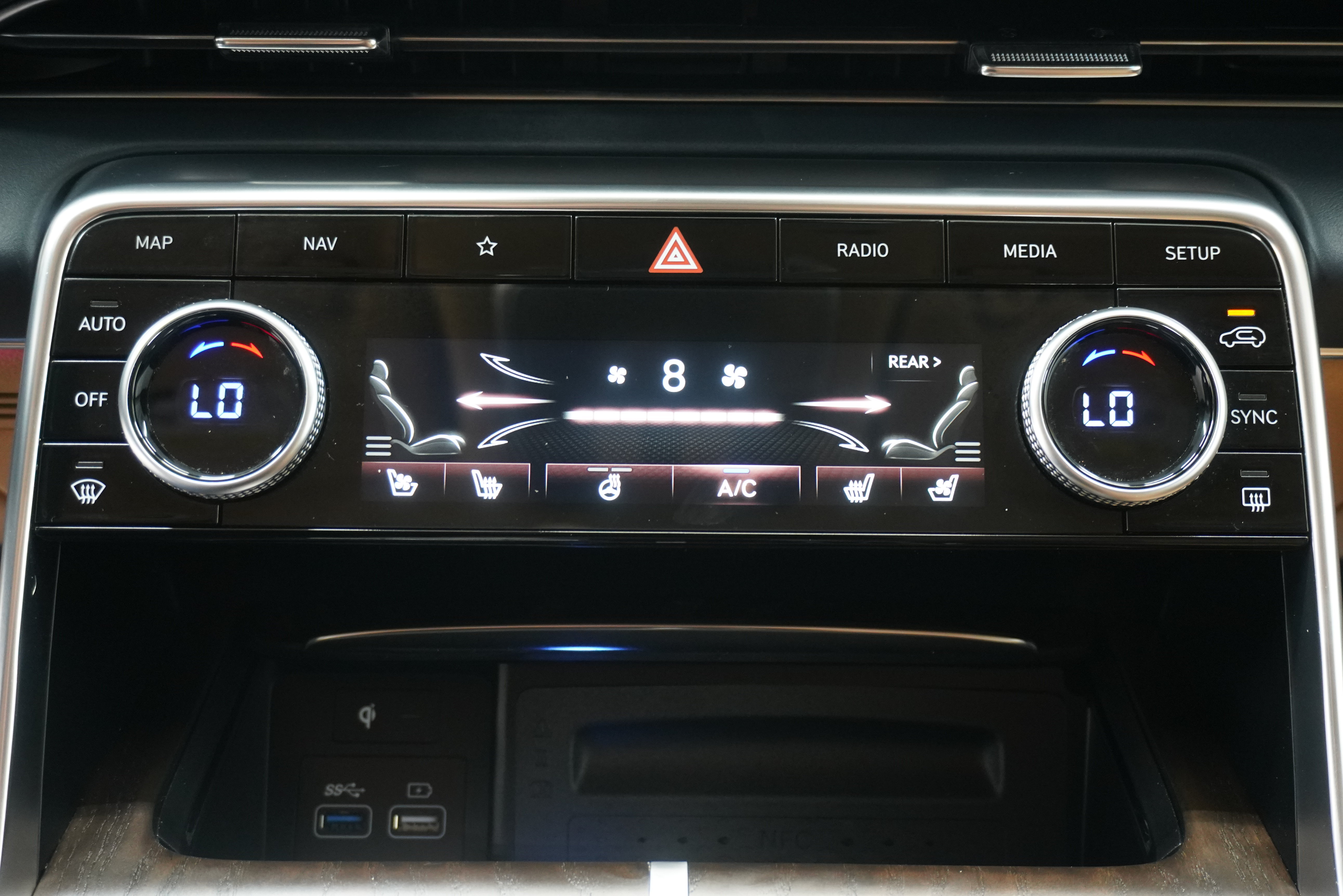 Used 2021 Genesis GV80 2.5T w/ Prestige Package 04 AWD/4WD image 25