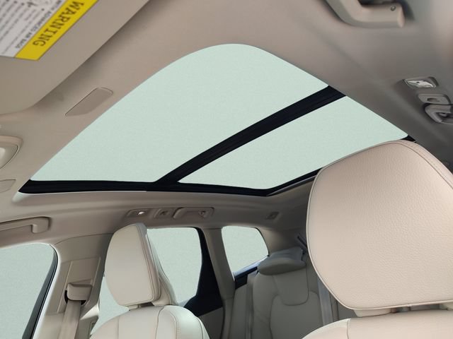Used 2023 Volvo XC60 B5 Plus w/ Protection Package FWD image 23