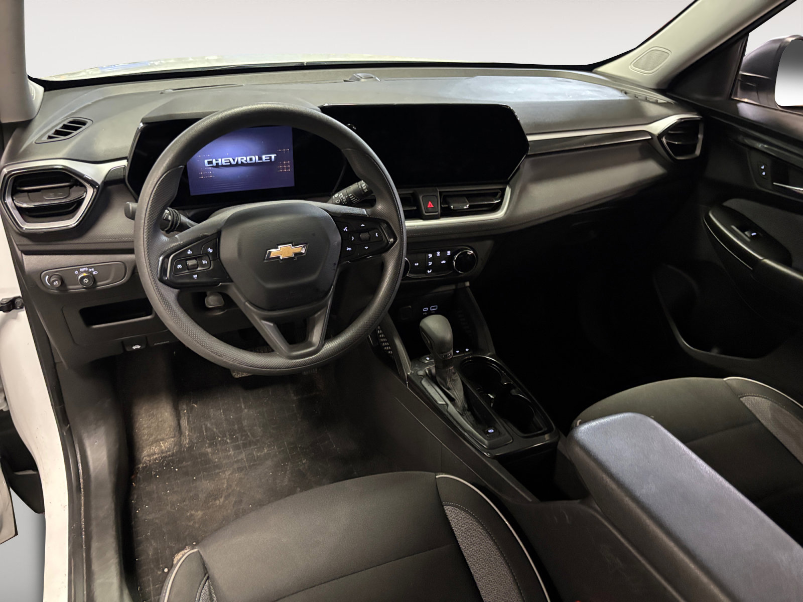 Used 2024 Chevrolet TrailBlazer LS w/ LS Convenience Package image 10