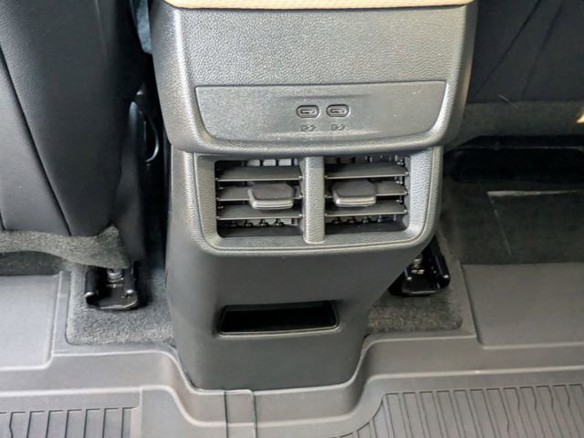 New 2026 Chevrolet Equinox ACTIV w/ Safety and Technology Package FWD image 30