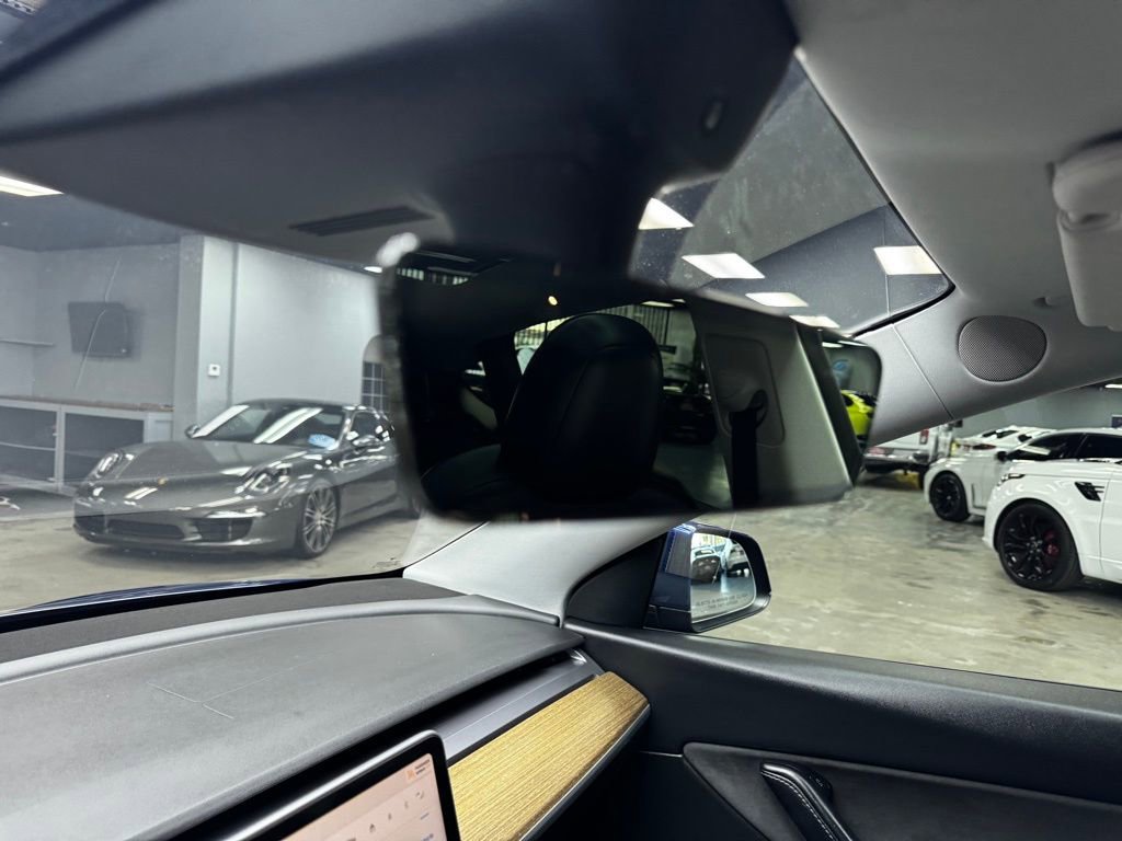 Used 2022 Tesla Model Y Long Range image 28