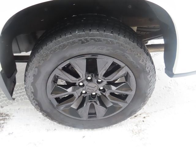 Used 2021 Chevrolet Silverado 1500 Custom w/ Custom Max Trailering Package AWD/4WD image 14